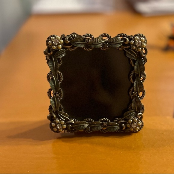 🌸🍃 RJ GRAZIANO Beautiful Vintage Swarovski® Crystal & Enamel Picture Frame - Picture 2 of 3